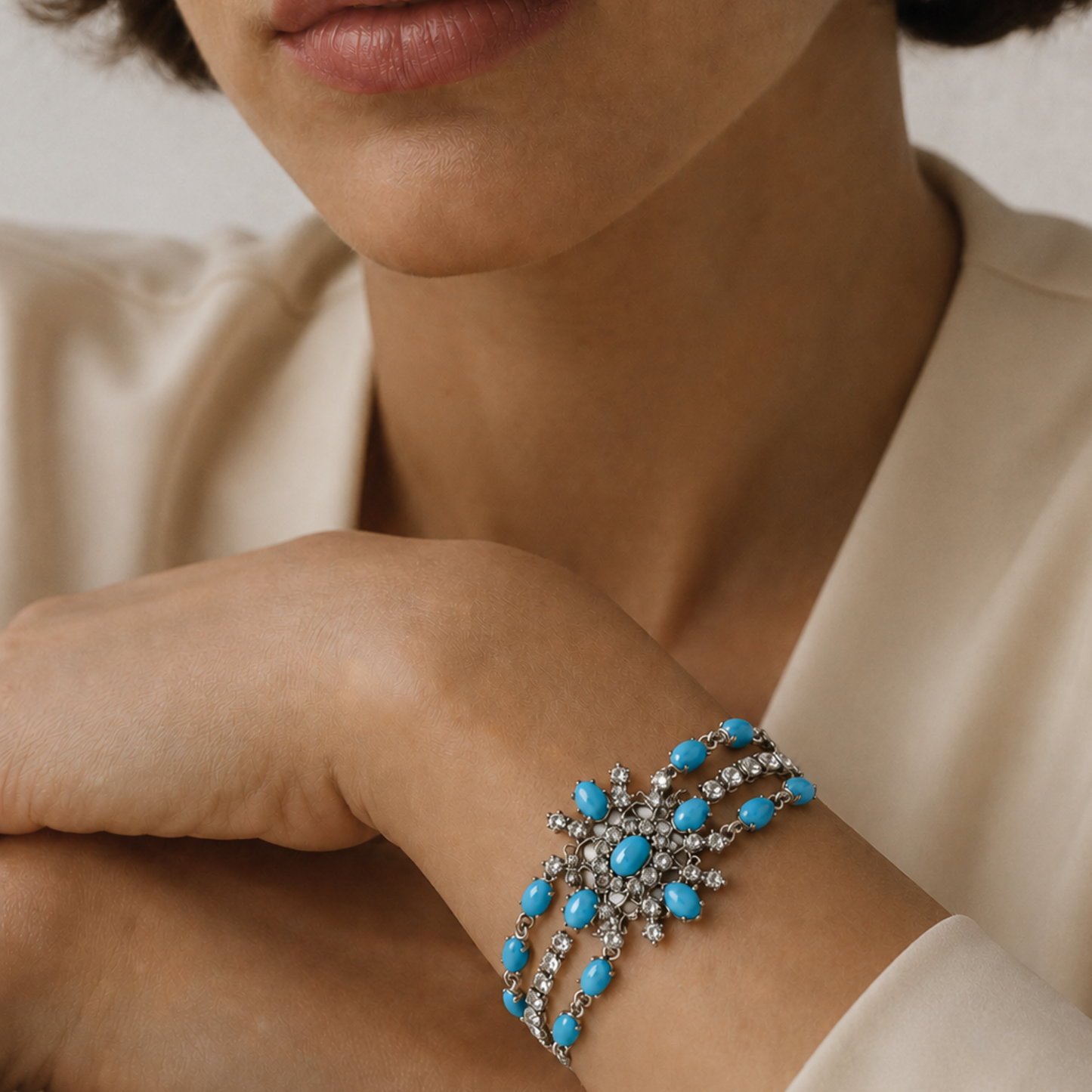Bracciale vintage hand made con elementi turchesi e cristalli